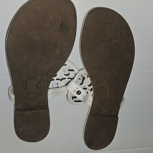 Tory Burch Miller Sandals | Size 8 | Ivory Patent Leather - Picture 7 of 8